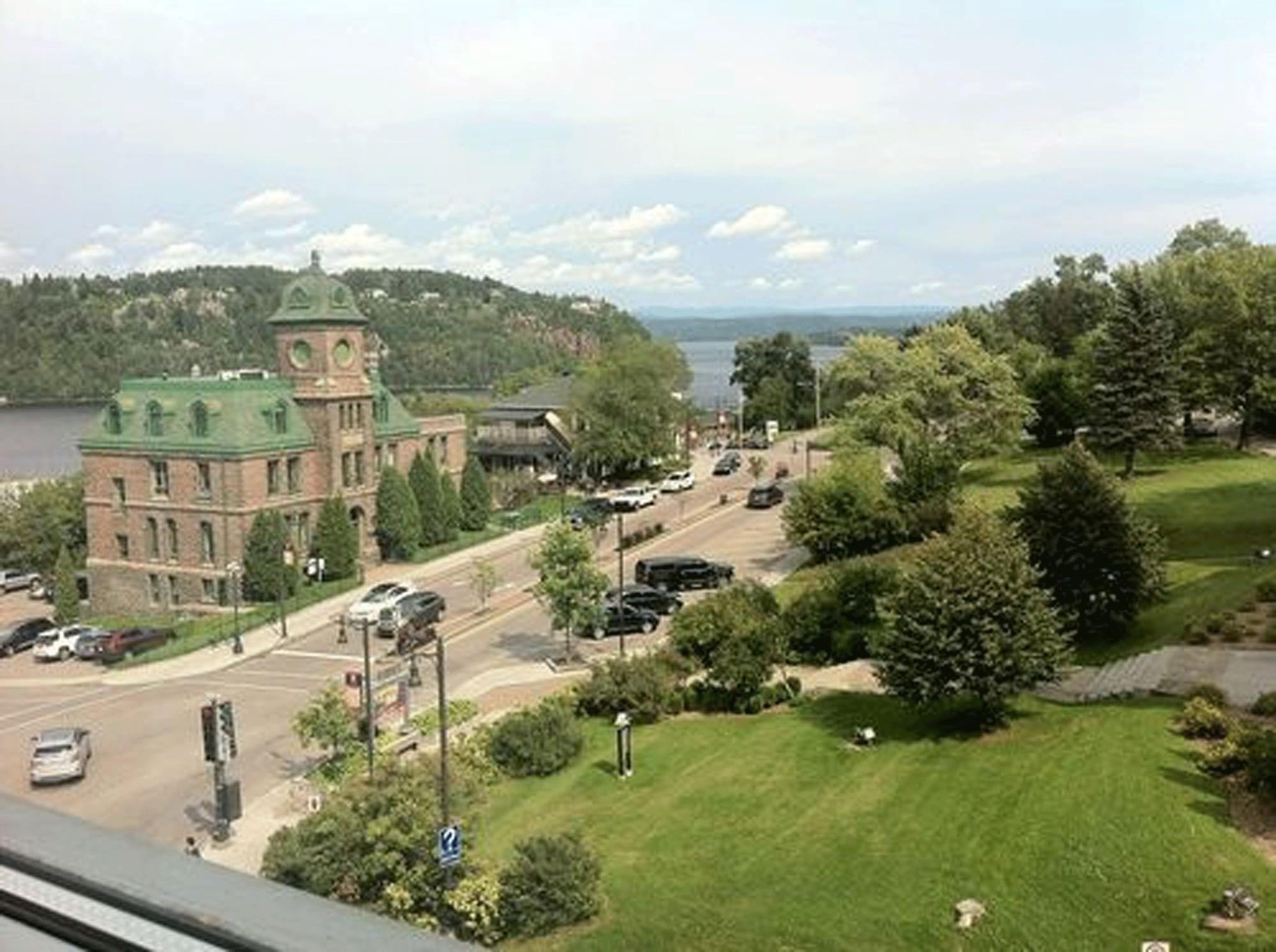 Hotel Chicoutimi, Affilie A Hyvi Exterior foto